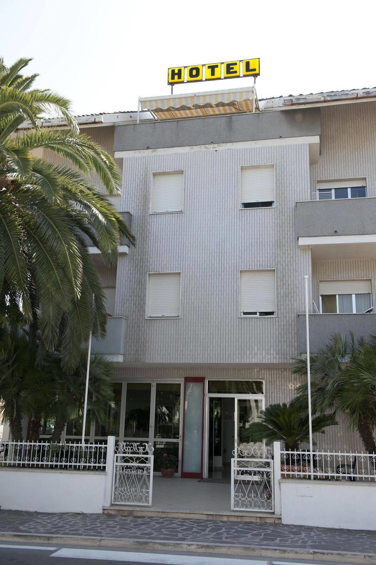 Hotel Caravel Vasto Esterno foto