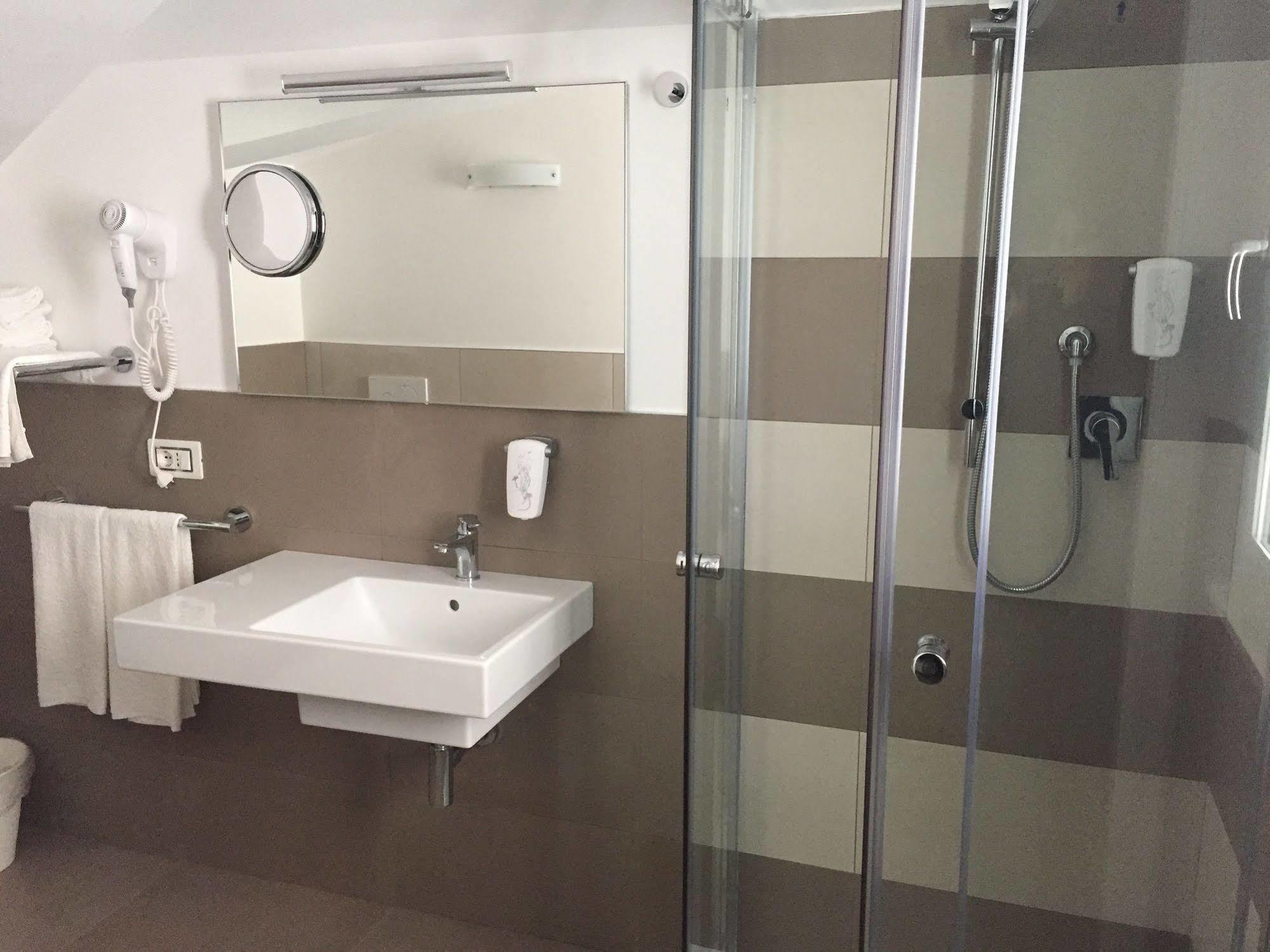 Hotel Caravel Vasto Esterno foto